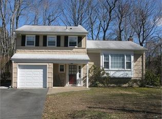 27 Seven Oaks Cir, Madison, NJ 07940