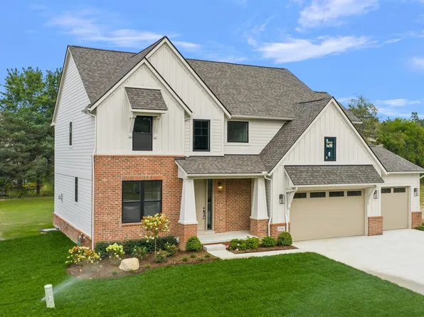 3308 Waldon Ridge Dr, Lake Orion, MI 48359