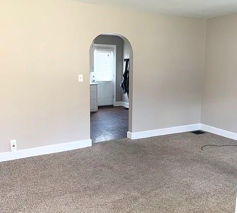 3rd image of 8 Walker Ave S