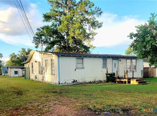 407 E Texas St, Cuero, TX 77954