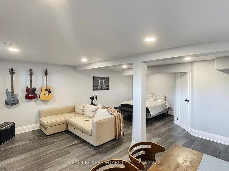 15 Jasmine Cres — Photo 35