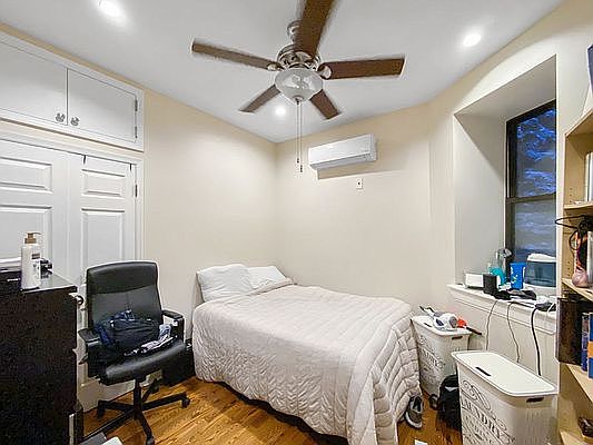 4th image of 223 W 115th St