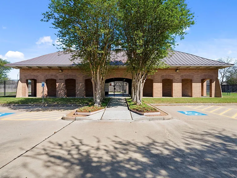 17215 Fernchase Ct — Photo 36