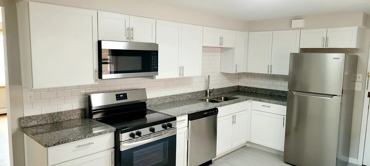 Building Photo - 5210 N Reserve Ave #2E