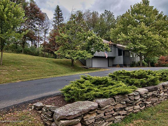 2nd image of 135 Oakford Cir
