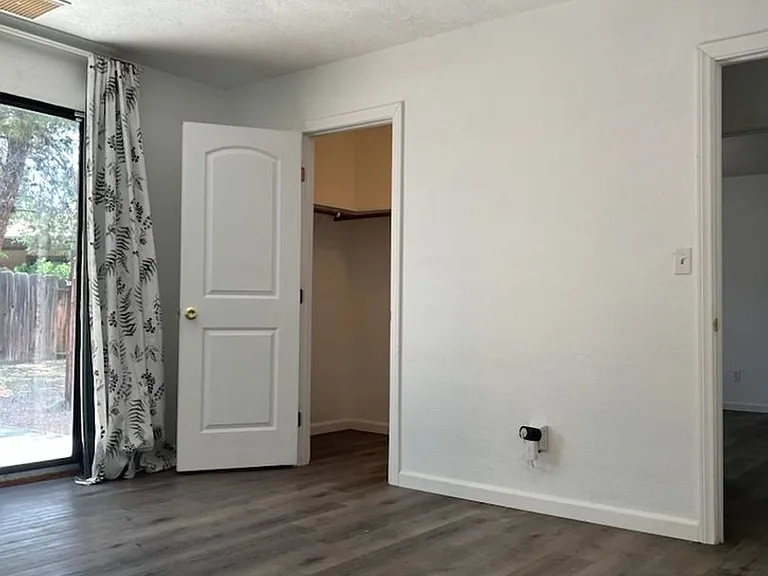 1127 N Mono Ct — Photo 15