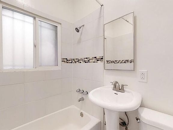 5th image of 738 S New Hampshire Ave APT 106