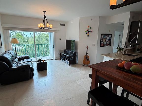 4th image of 6001 SW 70th St APT 445