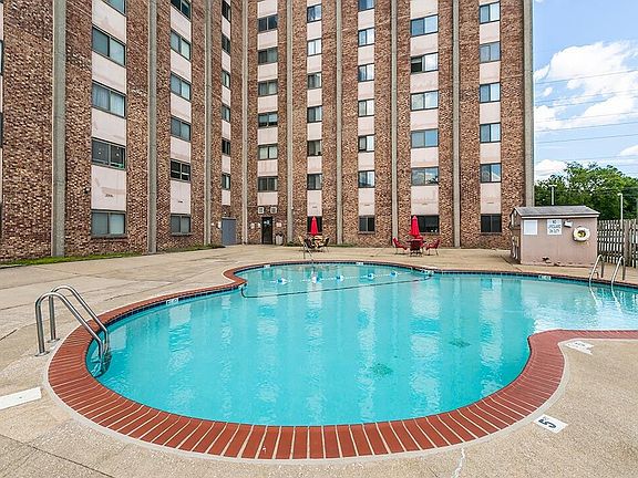 4th image of 342 Waller Ave APT 4B