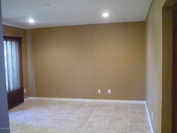 4th image of 2729 E Dahlia Dr