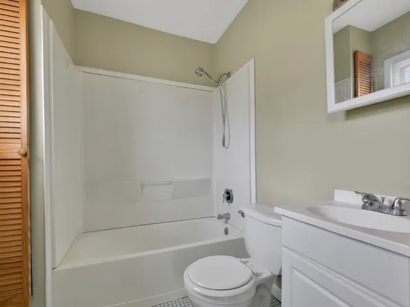 83 Ward St, Naugatuck, CT 06770