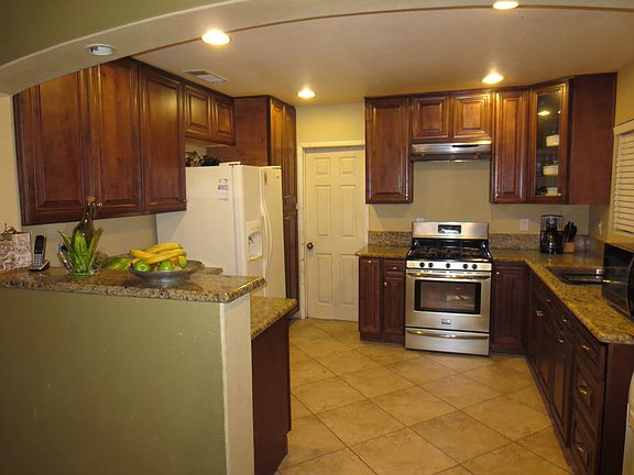 5th image of 523 W 94th St