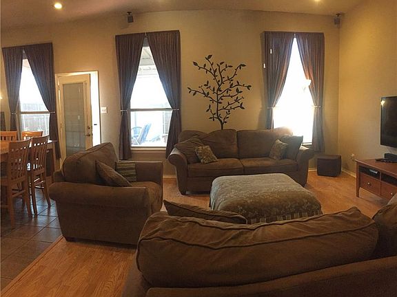 2nd image of 1501 Poplar Dr