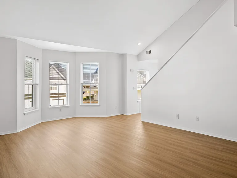 Kinwood Apartments — Photo 46