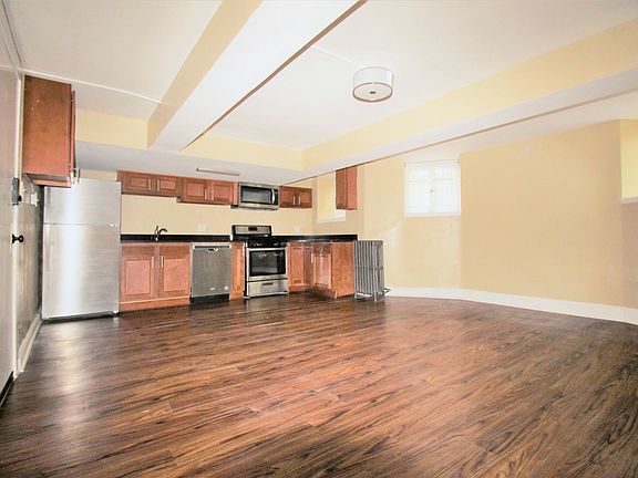 2nd image of 2229 Park Ave #B2