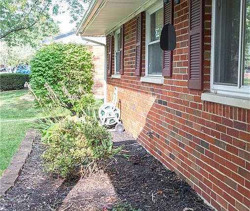4th image of 7307 Carmelita Dr