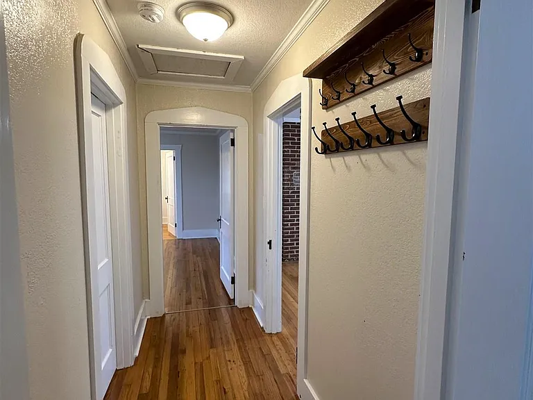 119 N J St — Photo 15