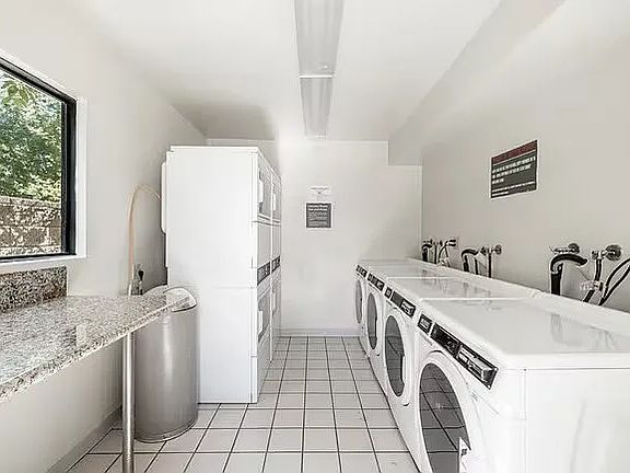 5th image of 11051 Arminta St #50