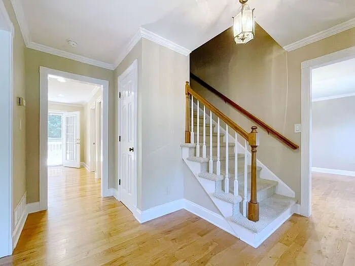 811 Mitsy Ridge Dr — Photo 9