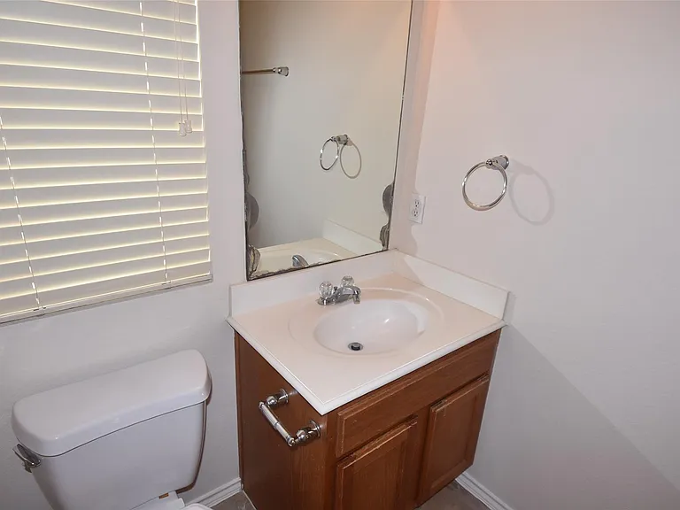 16807 Mammoth Springs Dr — Photo 32