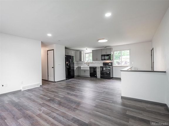 5th image of 7951 Gray St