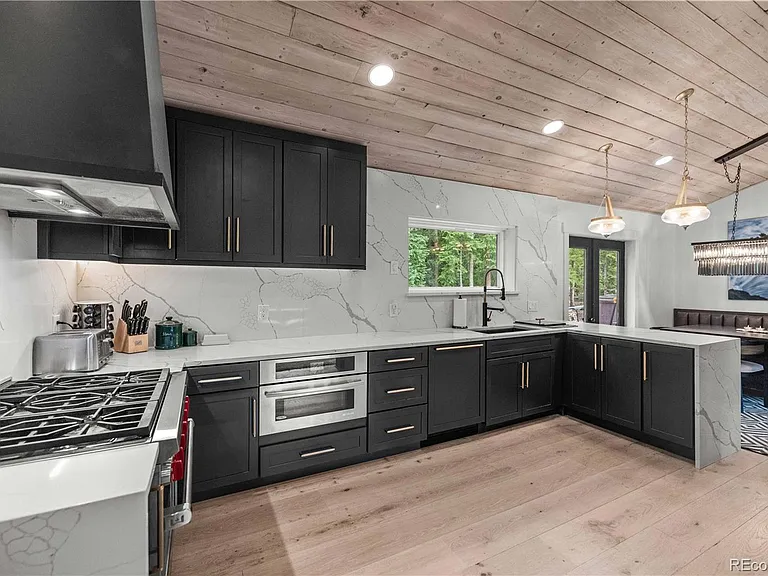 53 Rena Rd — Photo 8