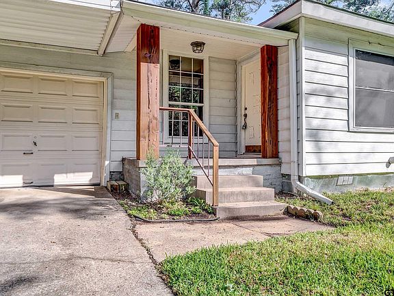 3rd image of 2705 Brookhollow Dr
