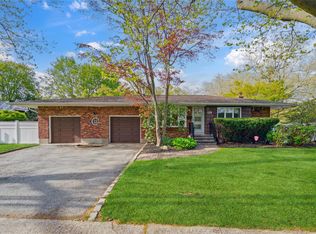 129 Wolf Hill Rd, Melville, NY 11747