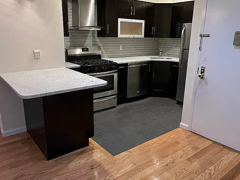 31-63 38th St #3B — Photo 8