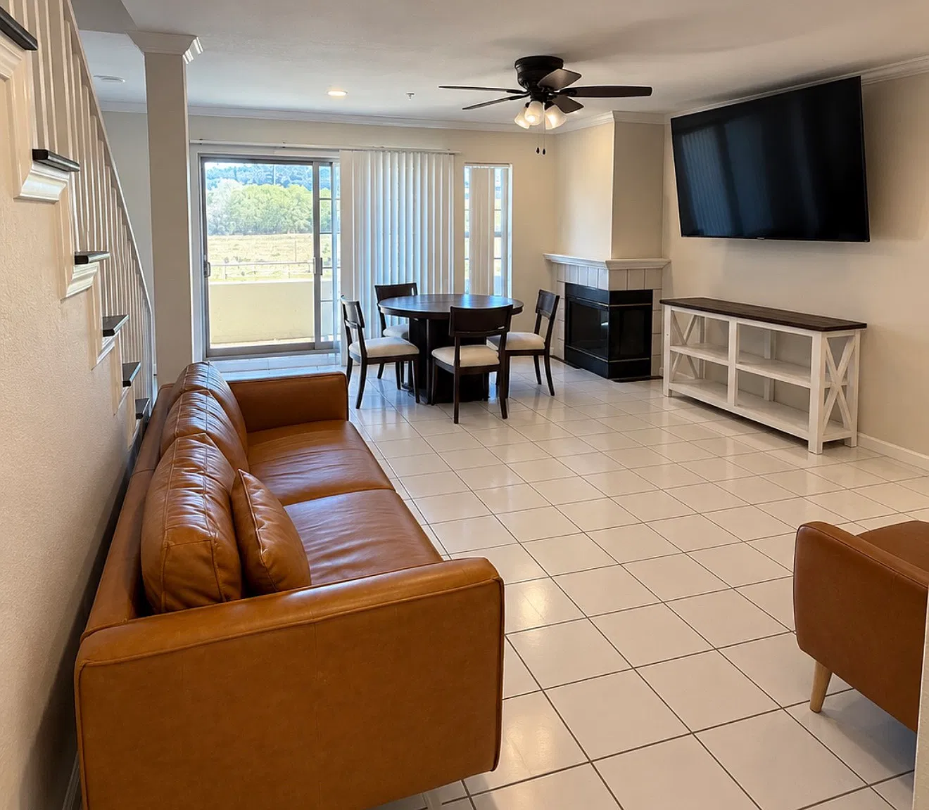 2 bed, 1137 sqft, $3,199 — Photo 4