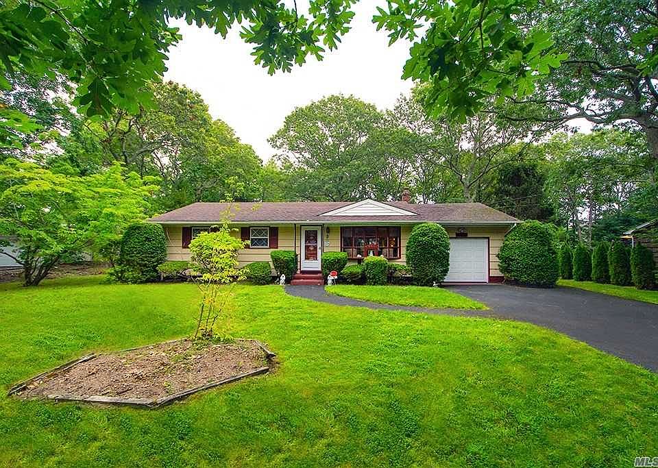 1st image of 6 Pine Tree Ct