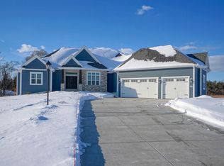 W299N3315 S Imperial Dr, Pewaukee, WI 53072