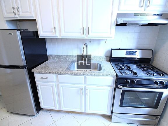 4th image of 3149 29th St APT C3
