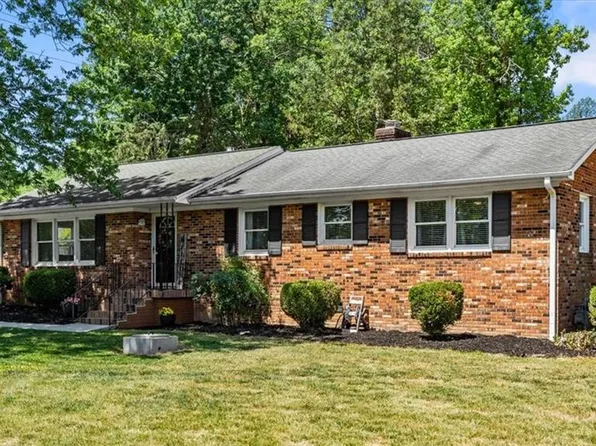 1805 Pleasant Ridge Rd, Greensboro, NC 27410