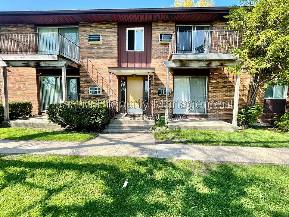 2135 Cambridge Dr #2-D