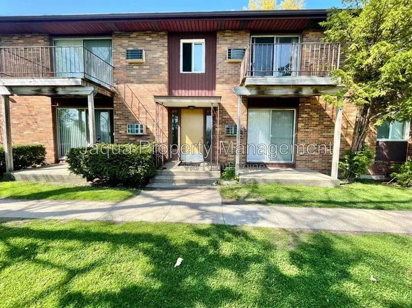 2135 Cambridge Dr #2-D, Kalamazoo, MI 49001