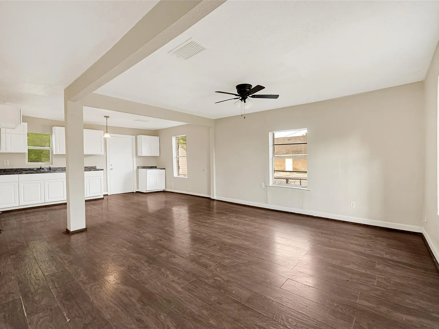 3 bed, 1.0 bath, 940 sqft, $1,500 — Photo 4