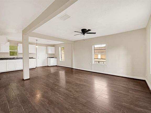 4th image of 7526 Bywood St