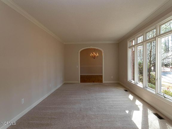 5th image of 14 Tayport Ct