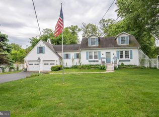 57 Diverty Rd, Pennington, NJ 08534