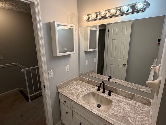 4th image of 5875 Brentwood Trce