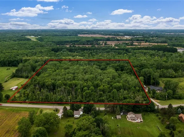 Royalton Center Rd #39, Middleport, NY 14105