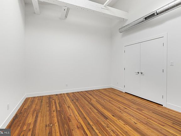 3rd image of 1817 N Howard St #53-305