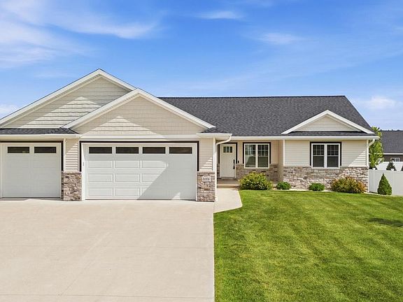 3rd image of 3126 Sandy Ridge DRIVE