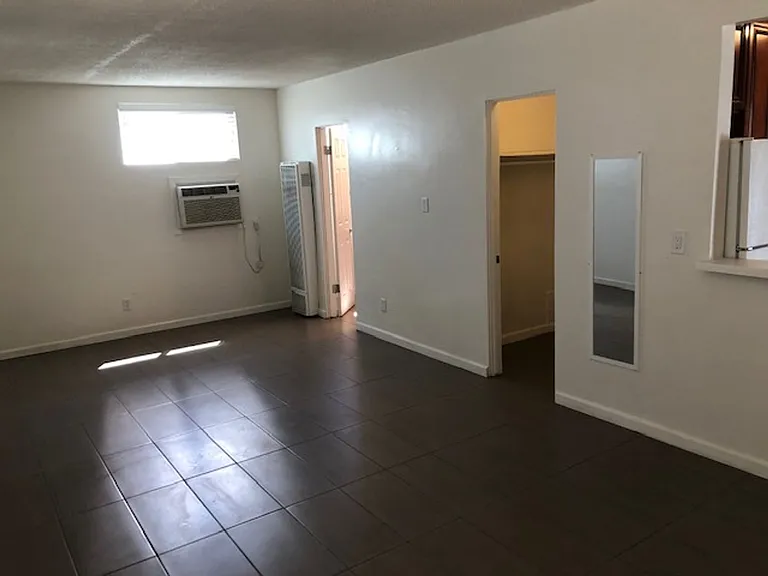 588 E. Mel Avenue - Hermosa Palms — Photo 5