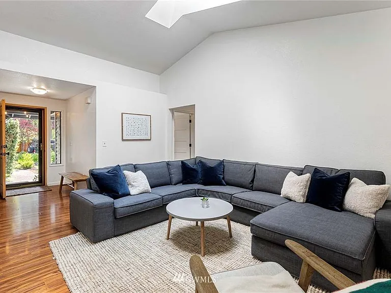 17th Avenue Ct NW — Photo 6