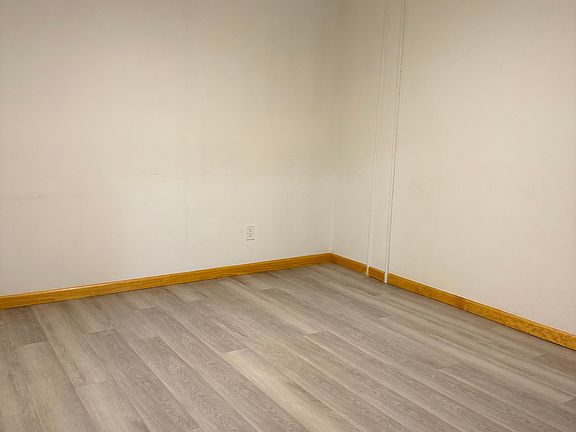 4th image of 6109 217th St Floor 1