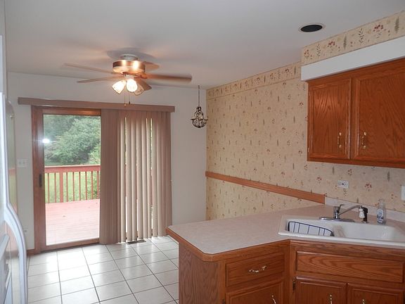 5th image of 7102 182nd St