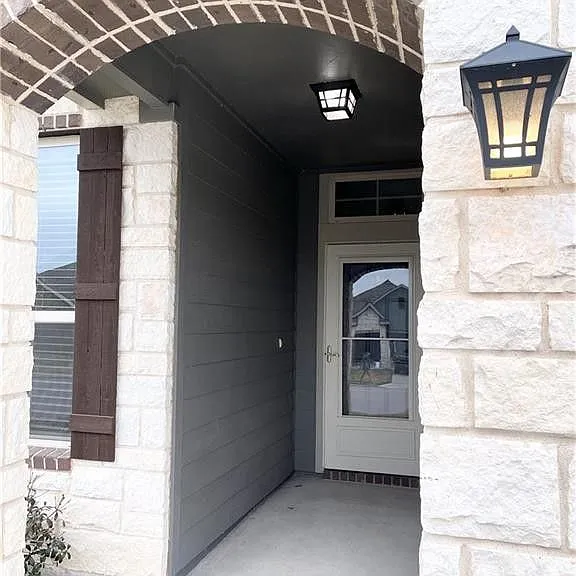 8218 Northgate Loop — Photo 3