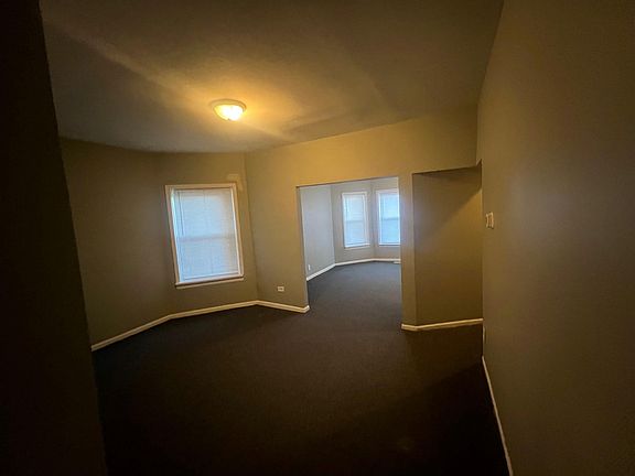 3rd image of 6341 S Saint Lawrence Ave #2
